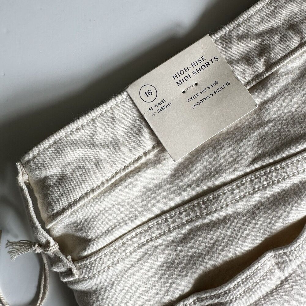Universal Thread‎ High-Rise Midi Jean Shorts Ecru NWT Women’s Size 16 - Picture 5 of 11